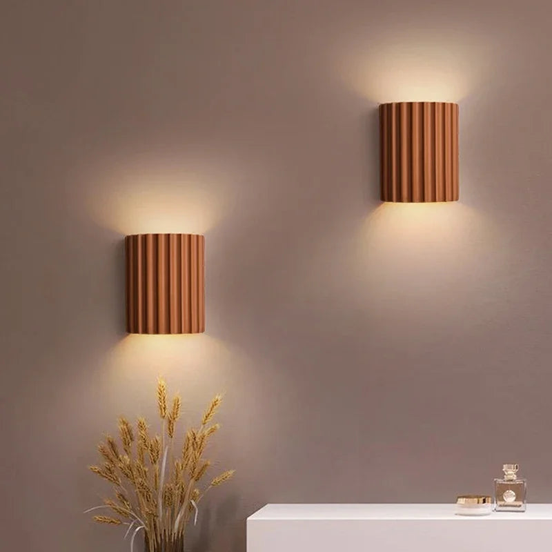 Ribbed Nordic Resin Wall Lamp